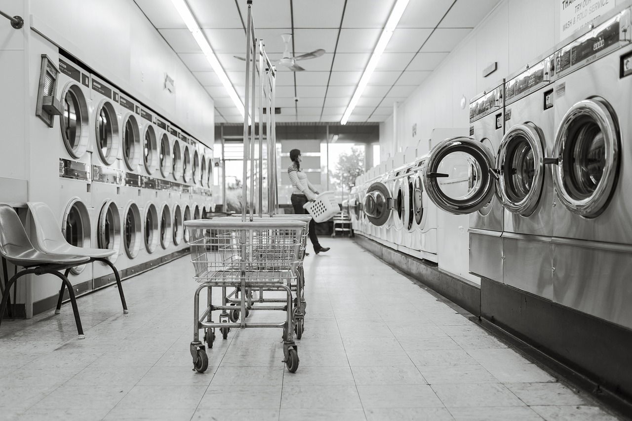 Laundry for Large Families: Tips and Strategies